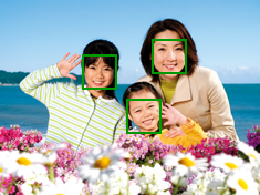 �u顔�u��AF�vなら�B�H��の顔に����にフォーカス�C